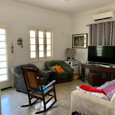 Casa de dos Niveles totalmente independiente a pocos metros de 13 y 86 - Img 120481786