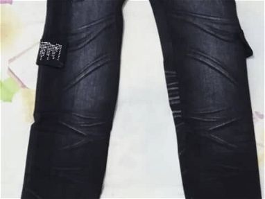 Pantalones jeans totalmente elastizados, tela fuerte y gruesa,  sin bolsillo estilo europeo 8 euros o el canje en MN - Img main-image