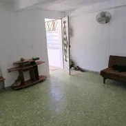 🏡 *142_ Venta de Casa en Luyanó solo la de abajo xq es una biplanta ok* 🗺*Pto.D.Ref :* A cuadras de la esquina de Toy - Img 57378101
