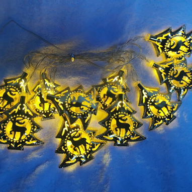 💜Guirnalda de luz cálida Mide 2.2 metros Trae 10 adornos con luces Son fijas Precio:10 usd - 4/6