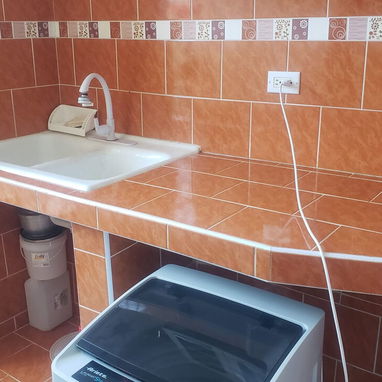 VENDO PROPIEDAD INDEPENDIENTE EN 10 DE OCTUBRE (60.000 USD o EUROS). - Img 124088737