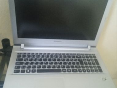 Vendo laptop marca Lenovo - Img 67923842