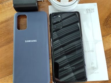 Samsung Galaxy S20 plus 5G con accesorios - Img 61181051