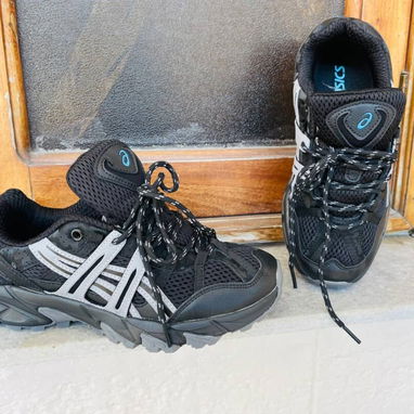 Tenis para hombre grises negros y Beige $ 21500 CUP - 2/3