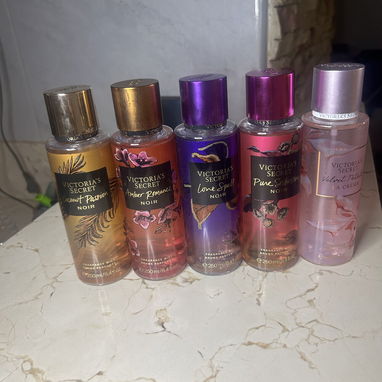 Vendo colonias victoria secret por cantidad 8 usd y bath and body work 11 usd - Img 122958143
