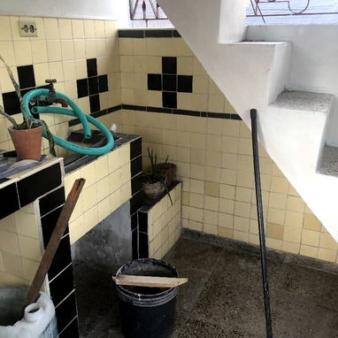 Se Vende una casa .en Marianao calle 130,/65 y 67 frente al parque de mismo 130 - 5/10