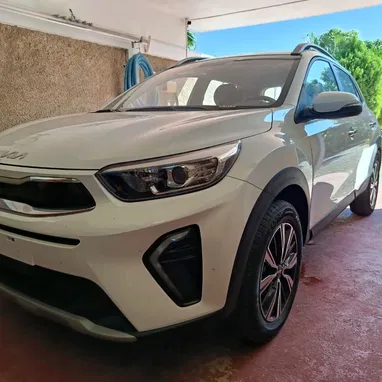 Vendo o negocio, Kia Stony, 2025, 0 km con 4000 km nada más - Img 114008247