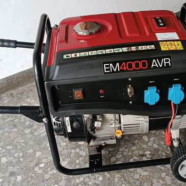 Planta eléctrica de gasolina 4000 AVR - 3/8