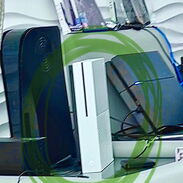 Xbox ONE S de 512gb , dos mandos uno impecable y otro de cable , con sus sellos , nunca se ha abierto   150usd o el camb - Img 45485035