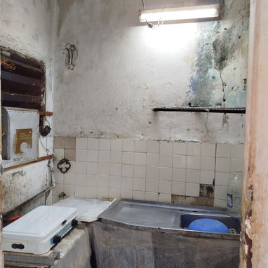 VENDO UN APTO EN LA HABANA VIEJA - Img 124524891