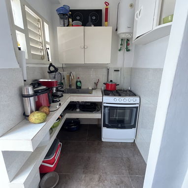 Renta lineal de apartamento en Playa con respaldo de batería y panel sola - 3/6