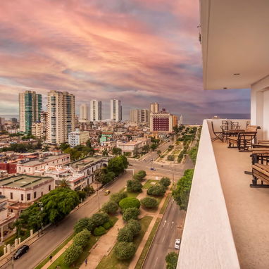 🏙️Apartamento lineal en el Vedado con 4 habitaciones privadas - Img 122080993