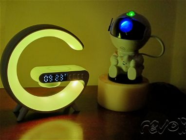 Lámpara Led RGB, Bluetooth, Reloj, Cargador inalámbrico - Img main-image-45777075
