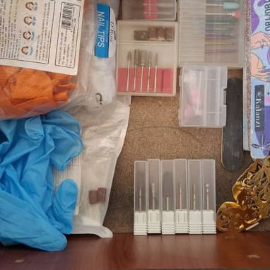 Vendo Negocio de Uñas con todo es llegar y trabajar .materiales y todo tipo de accesorios. - 2/10