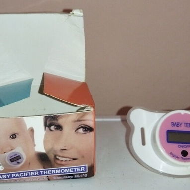 Vendo pomos con sus teteras, teteras, termómetros digitales y set de cepillo, peine y corta uñas para bebés - Img 118042473