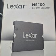Disco Solido Lexar 256GB casi nuevo 68 horas de uso Precio 50 usd - Img 57892130