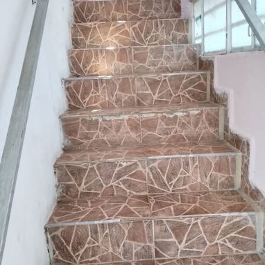 Casa en venta de dos planta y placa libre la planta de arriba se vende por separado en 13.000 usd - 5/9