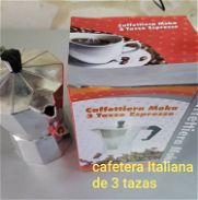 CAFETERA ITALIANA DE 3 TAZAS CHICA, MODELO TRADICIONAL,NUEVA EN SU CAJA, INTERESADO PUEDE LLAMAR AL 52750290 - Img 46037301