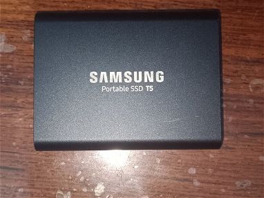 Vendo Disco duro SAMSUNG (ORIGINAL ) externo SSD portable con muy poco uso al 100% de salud copia super rapido - Img 67930230
