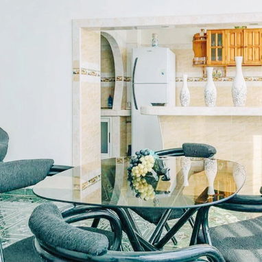 🏠 Apartamento De Renta Con Vista Al Mar, Vedado. 💡 Tiene respaldo energético. 📱 Reserve: +5355149761 - 8/10