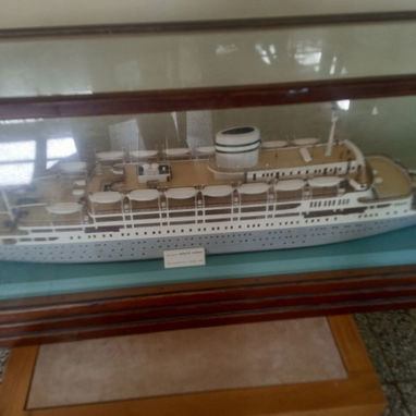 Maqueta de barco mercante - Img 121610098