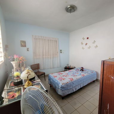 🏡 SE VENDE CASA BIPLANTA EN 10 DE OCTUBRE – 45,000 USD  📍 Ubicada en Juan Delgado y Aciata, 10 de Octubre.  ✨ Primera - Img 118773042