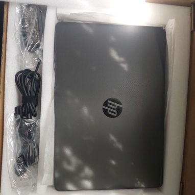 330usd Laptop HP 15 - 4/4