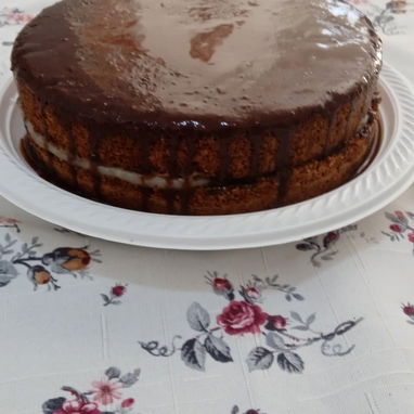Panetelas con crema pastelera de relleno  y cobertura de chocolate - Img 120289320