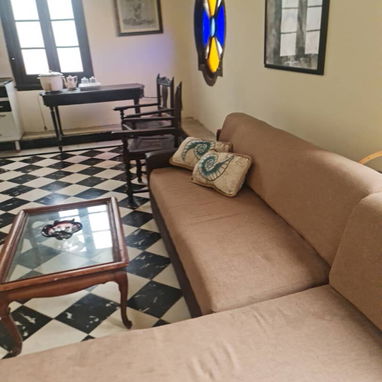 Renta de casa independiente en Vedado para negocio - Img 127721071