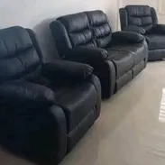 Juego de sala importado sofá de dos plazas y dos butacas totalmente reclinable comunícate con Pedro - Img 53261499