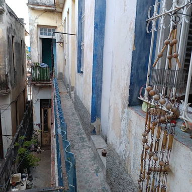 Vendo 🏠 🏠en una misma propiedad totalmente amueblada+Peugeot 309 ,Zona súper centrica!! - Img 125974626