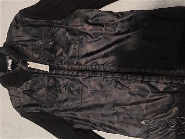 Vendo abrigo/suéter color negro de hombre Calvin Klein NUEVO - Img 61980960