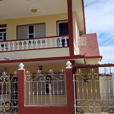 Casa tipo Townhouse en Varadero por la calle conchita - Img 118037926