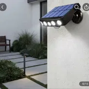 Vendo Lámpara con sensor de movimiento y carga solar para exteriores - Img 57408223