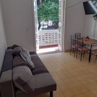 Apartamento de 3 Hab y 3 Baños en El Vedado (Frente al Parque Aguirre) - 10/10