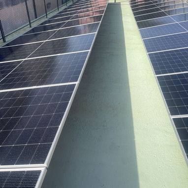 Montaje de inversores y paneles solares - 4/9