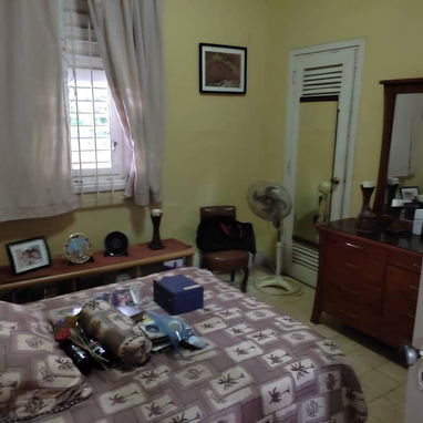 Vendo apto de 2 Habitaciones y 2 ba帽os en Vedado - Img 120576688