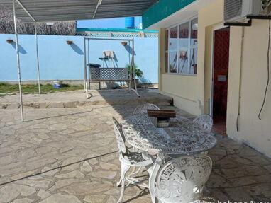 👉🏻🔱Se renta casa con piscina de 5 habitaciones climatizadas en la playa de Guanabo RESERVAS POR WHATSAPP 52463651🔱✨ - Img 35382381