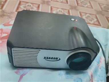 Se vende  Proyector de uso (Video beam)en 60 USD - Img main-image