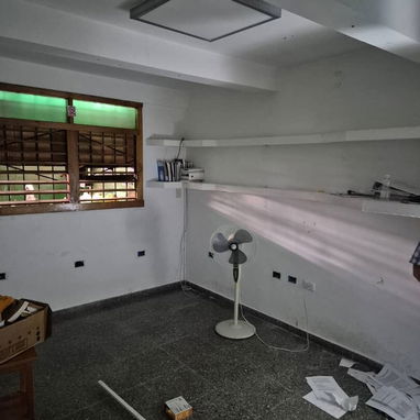 SE VENDE APARTAMENTO EN NUEVO VEDADO PLANTA BAJA ENTRADA INDEPENDIENTE CON GARAJE... - Img 121956987