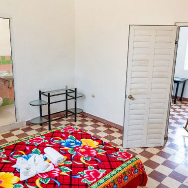 🚨🏡 ¿GRAN OPORTUNIDAD EN EL VEDADO? 🏡🚨 ¿Te imaginas cambiar tu departamento y además recibir entre 💵 $3,000 y $8,000 - Img 122531588