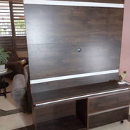 Stand con smartTV, cuadros ,espejo - Img 55929200