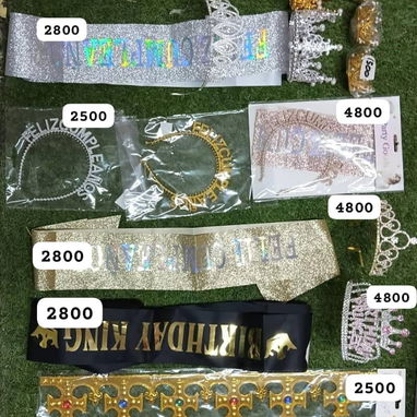 Set de bandas de cumpleaños y coronas - Img 127217463