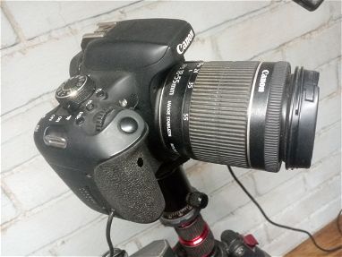 Canon EOS rebel t6i o 750D, sin batería, solo con el cargador y la camara y lente 18-55 - Img main-image-45893967