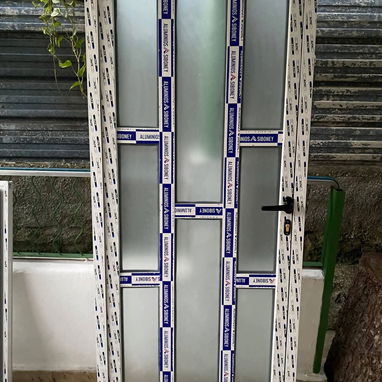CARPINTERIA DE ALUMINIO CON CRISTAL " - Img 124290315