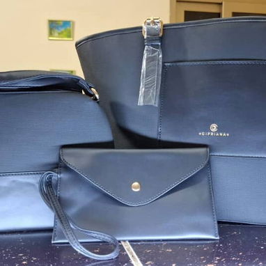 Juego de carteras $ 25 usd - Img 102920698