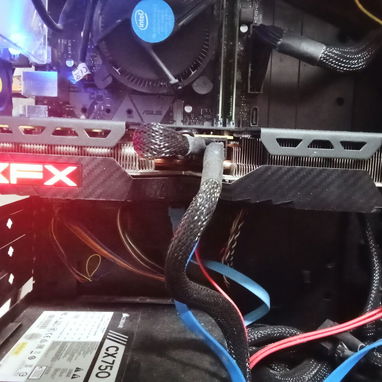 AMD Radeon RX Vega 56 8GB - Img 128074216