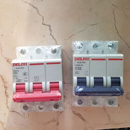 Breaker sellados de tres polos marca Delixi - Img main-image-56377805