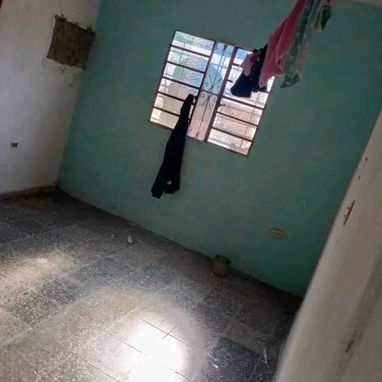 *$8500usd. En venta casa biplanta interior de un pasillo de 3 casas (todo independiente,  y cercado) en Mantilla,  Arroy - Img 117710041