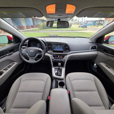 Vendo o Negocio en Hyundai Elantra, 2017 Carro importado - Img 111533611
